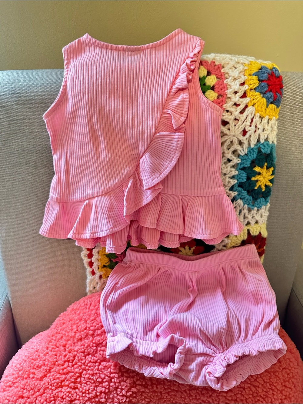 Old Navy Pink Ribbed Ruffle Top and Shorts Size 12-18 Months
